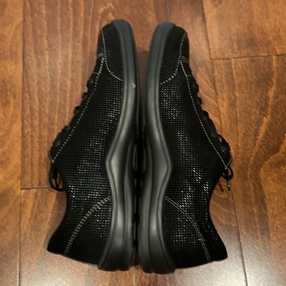 Finn Comfort Women’s Soho-S Leather Sneaker - Picture 6 of 13